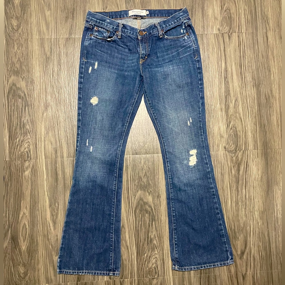 3/$20 A&F Madison Low Rise Distressed Flare Jeans 4